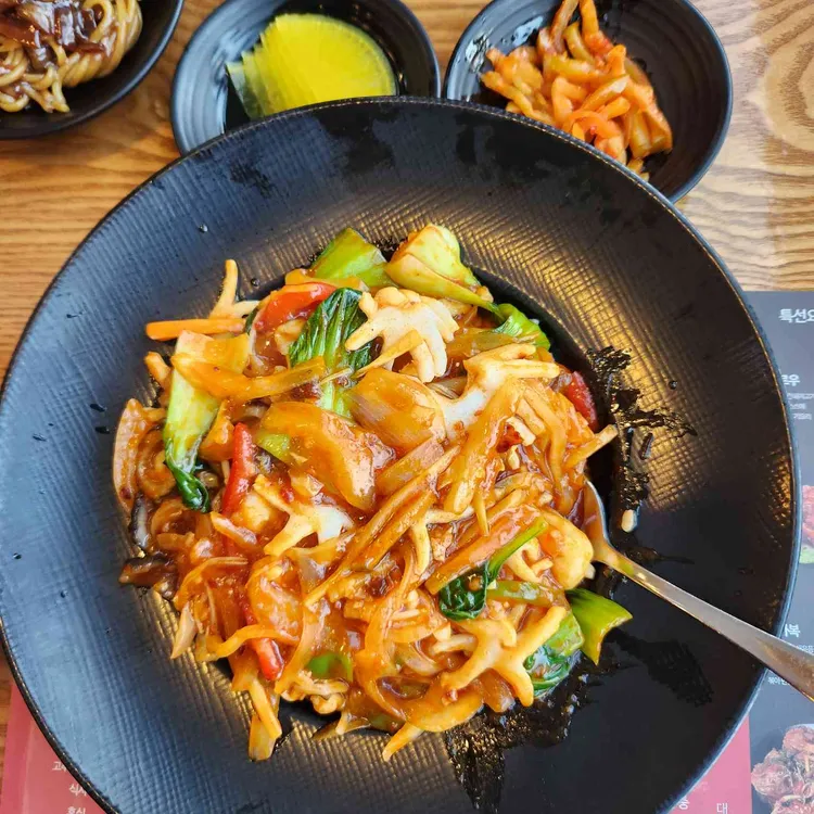 동천홍 대표 사진