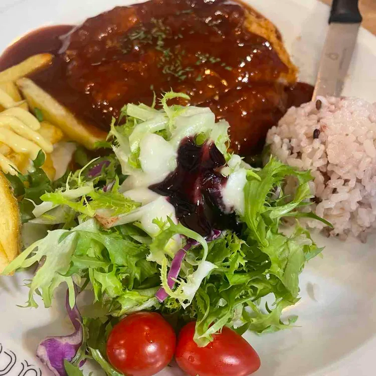 라라코스트 대표 사진