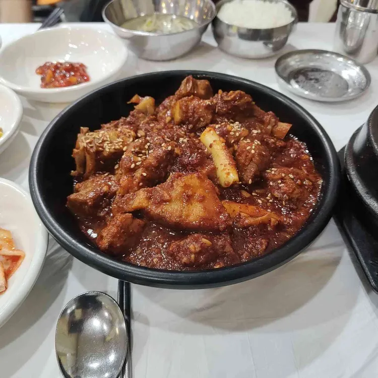 동인동으로 간 돼지 대표 사진