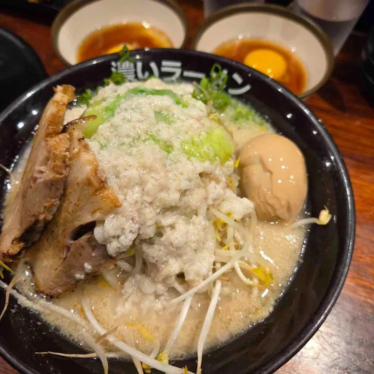 코이라멘 대표 사진