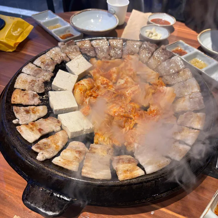 무쇠김치삼겹 대표 사진