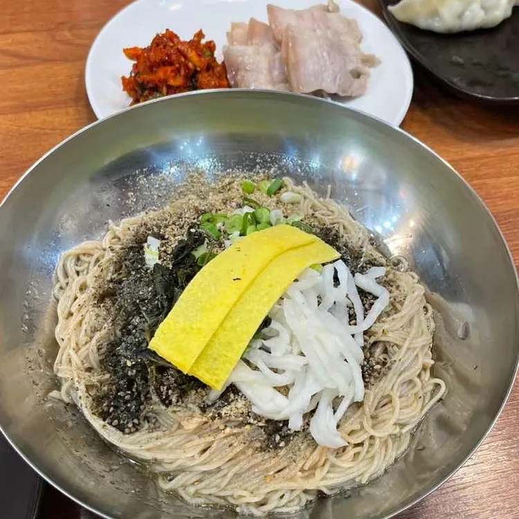 홍밀면옥 - 수원 평양냉면, 굴보쌈 맛집 | 다이닝코드, 빅데이터 맛집검색