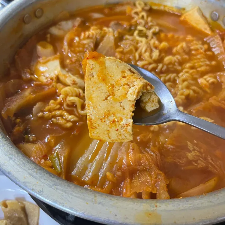장호왕곱창김치찌개 대표 사진