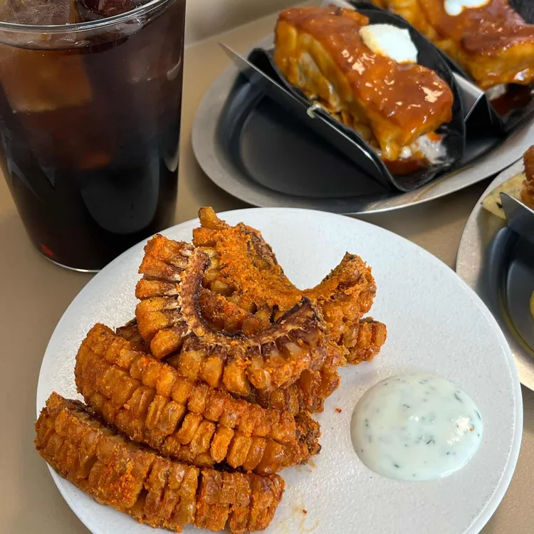 타크 대표 사진