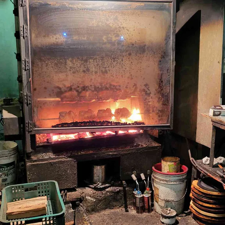 참나무숯불통닭구이 대표 사진