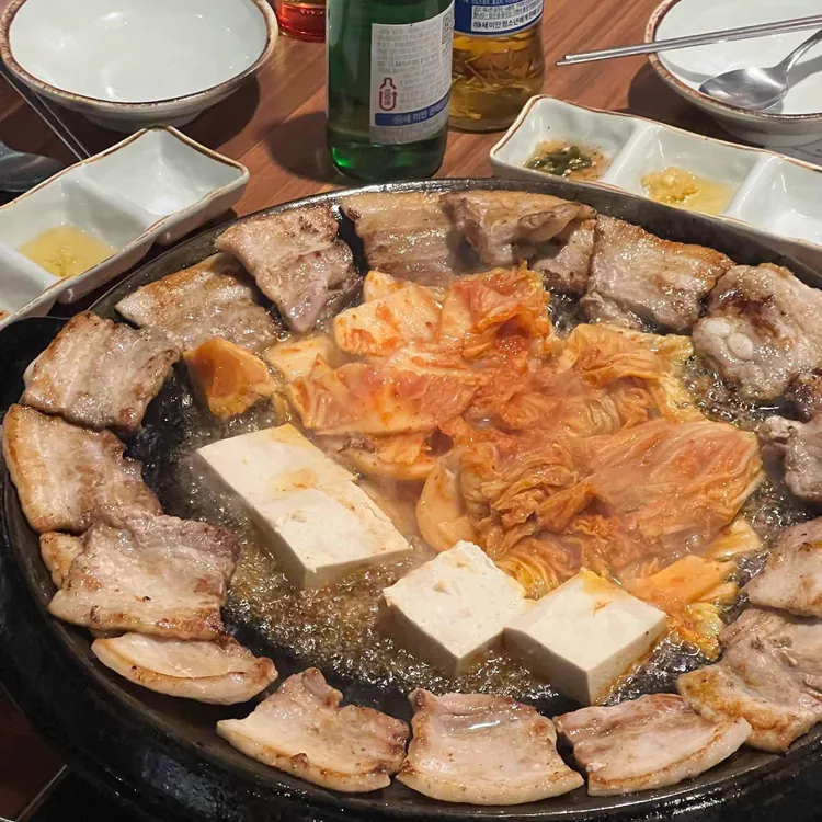 무쇠김치삼겹 대표 사진