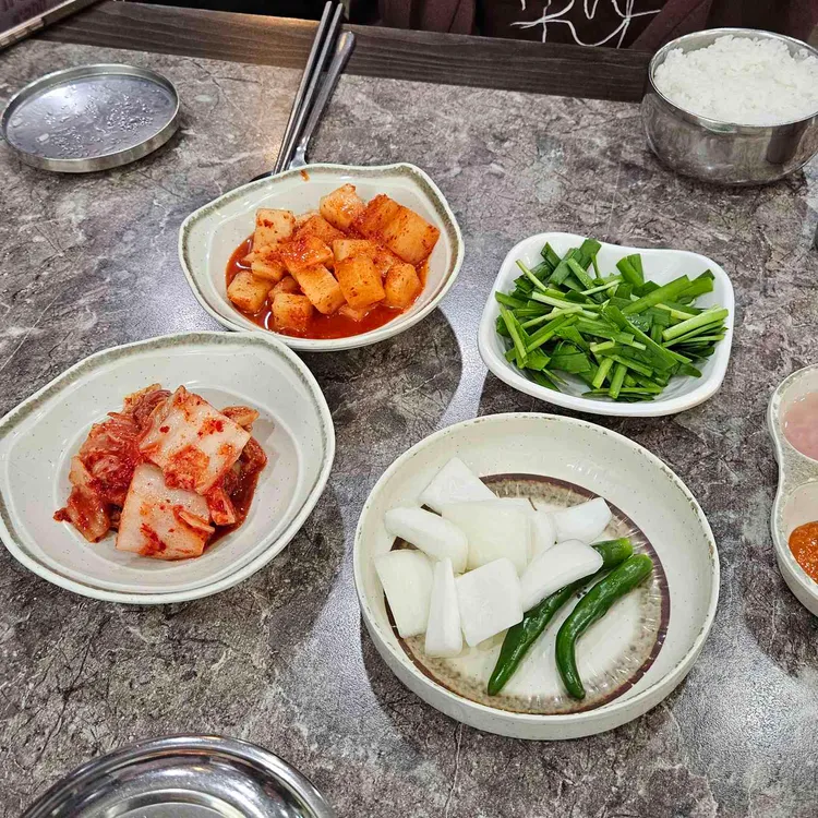 부산밀면돼지국밥 대표 사진