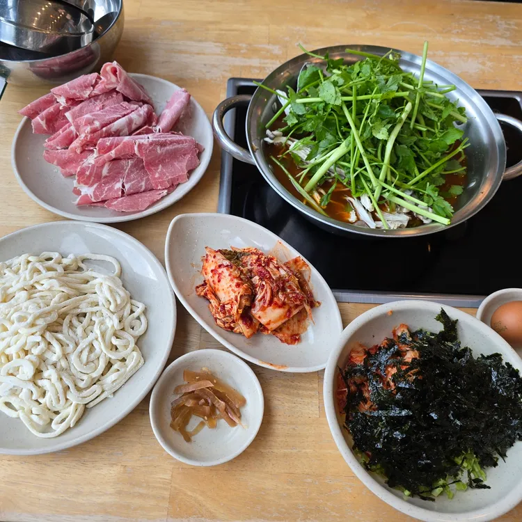 오월얼크니 손칼국수 대표 사진