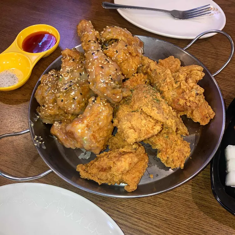 자담치킨 대표 사진