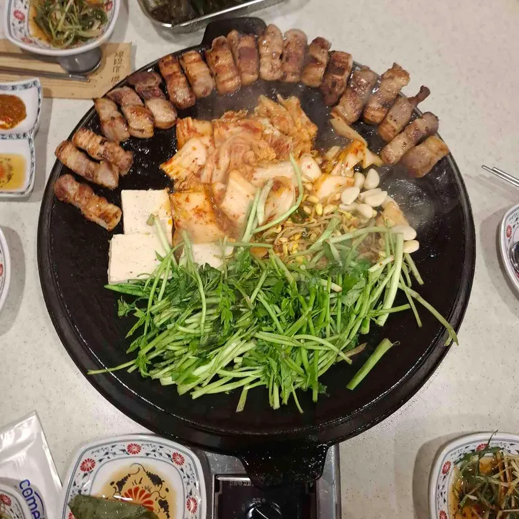 진짜무쇠삼겹 사진 1