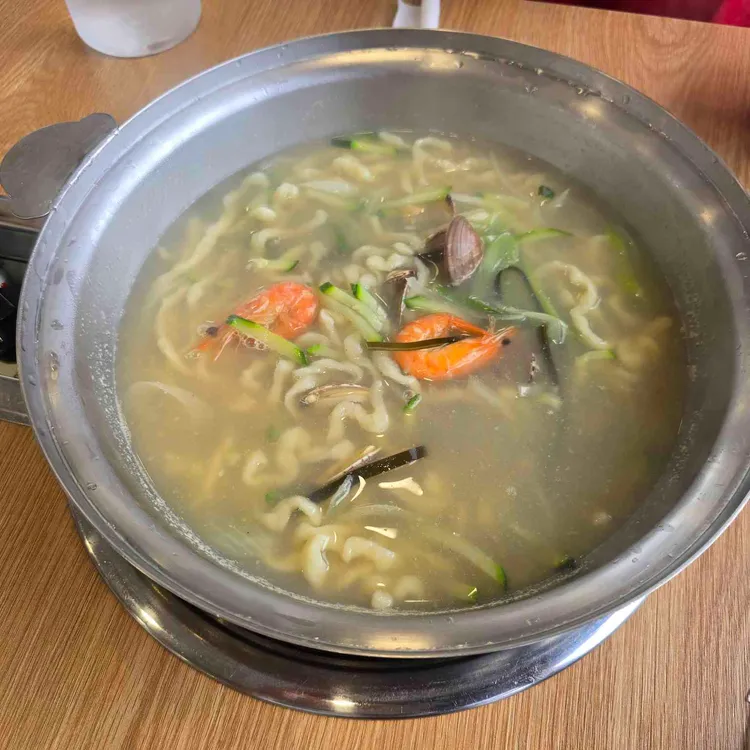 죽림홍두깨바지락칼국수보쌈 대표 사진
