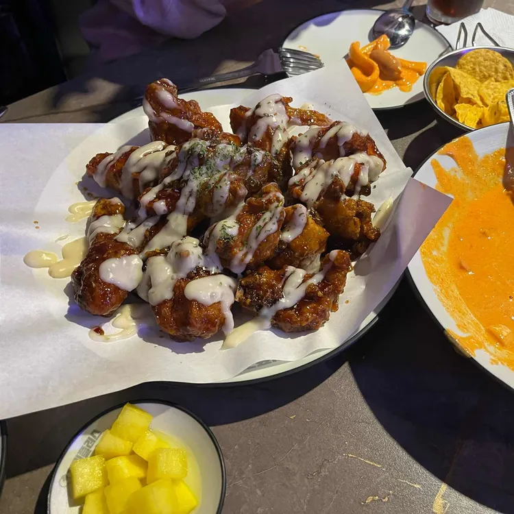 치킨플러스 성산점 - 성산동 치킨, 매운치킨 맛집 | 다이닝코드, 빅데이터 맛집검색