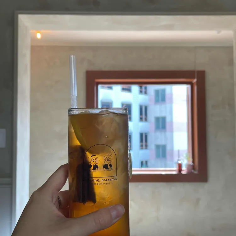 마담, 마담 대표 사진