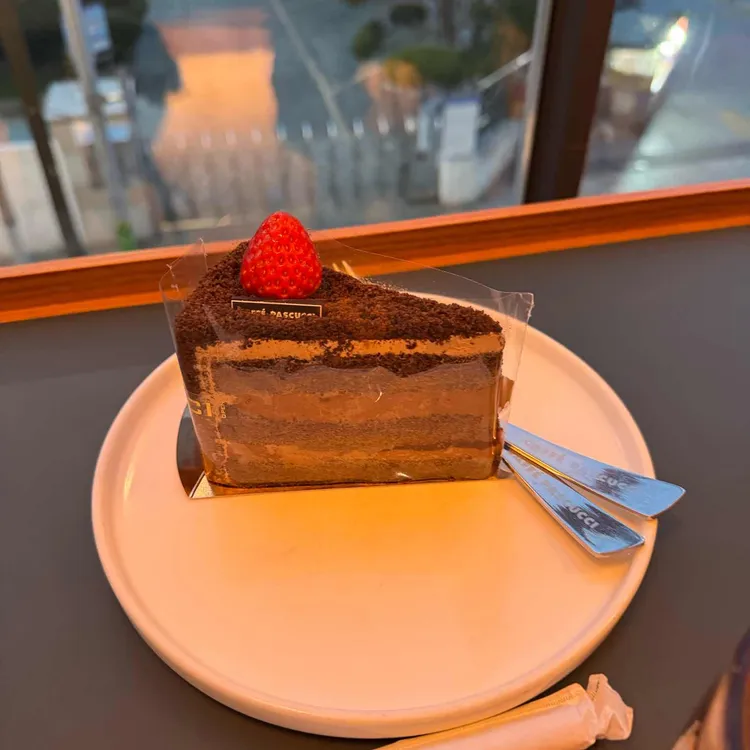 파스쿠찌 대표 사진