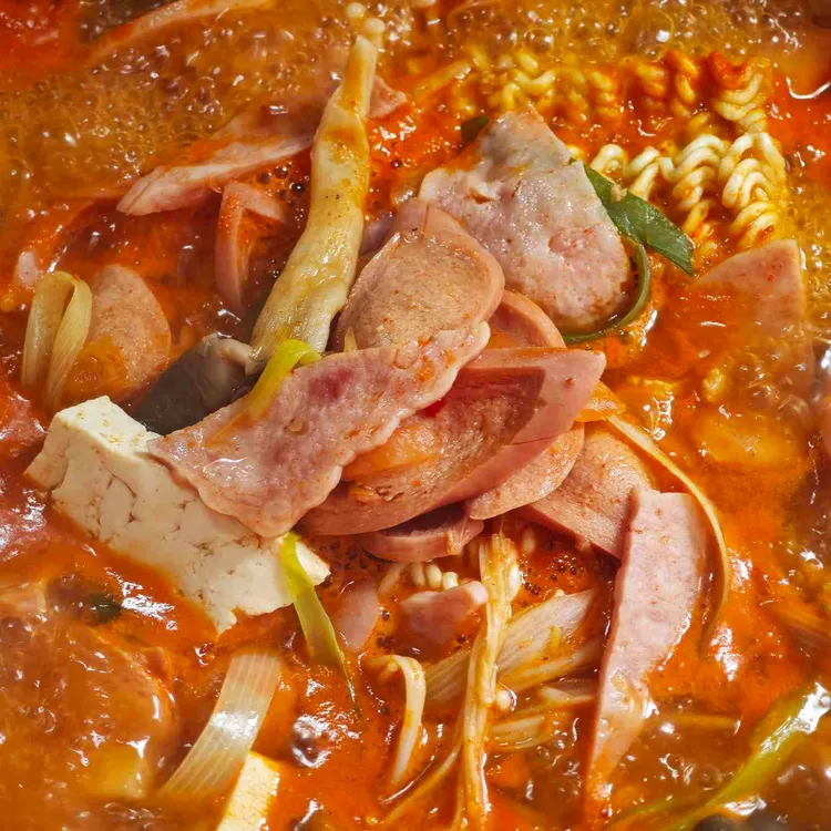땅스부대찌개 대표 사진