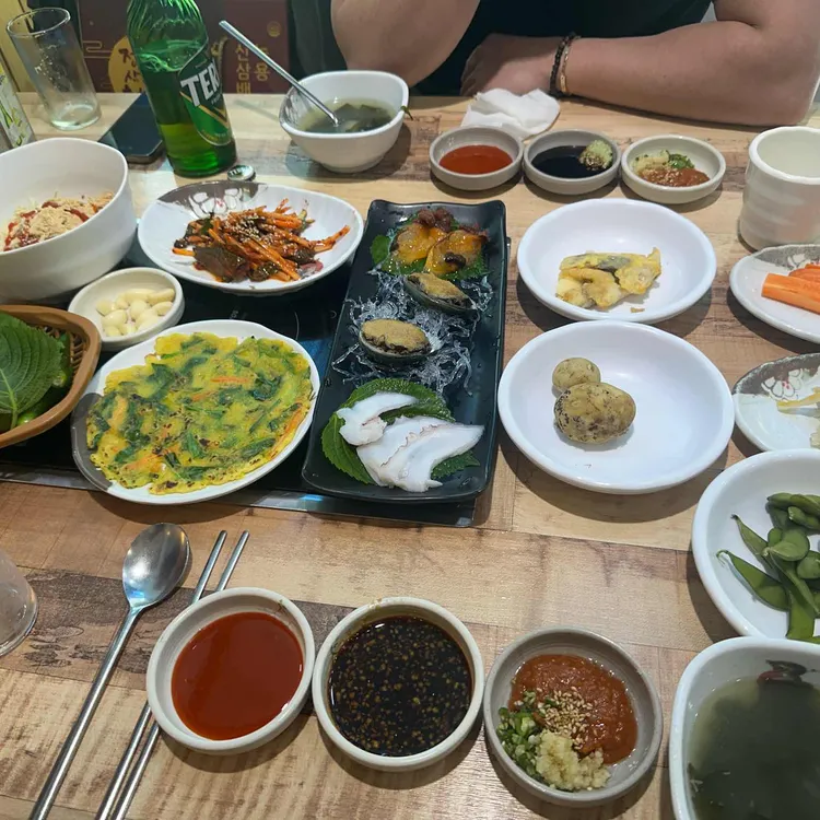 돌섬도매횟집 대표 사진