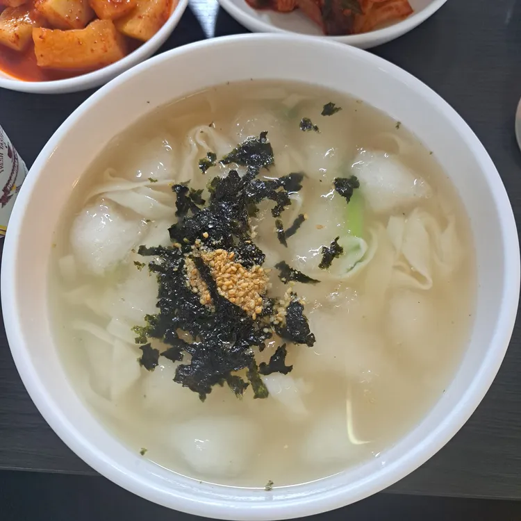 고향의맛 손칼국수 감자옹심이 대표 사진