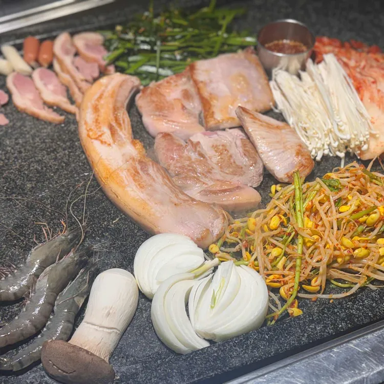 제주오겹살왕돌구이집 대표 사진