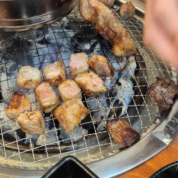 돈돼지 대표 사진