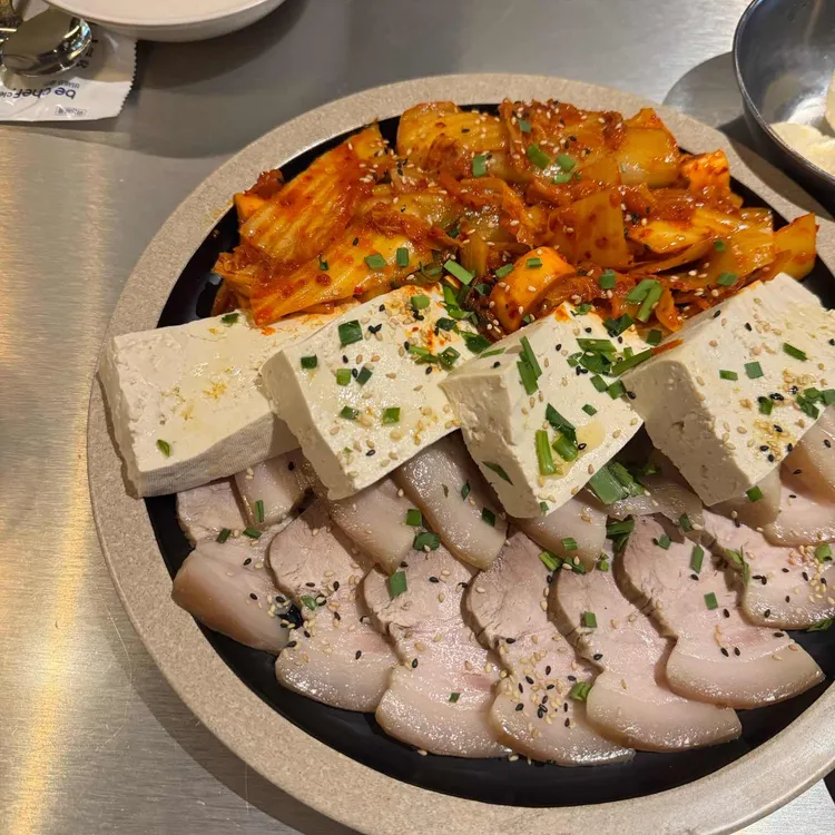이름없는 달밤 대표 사진