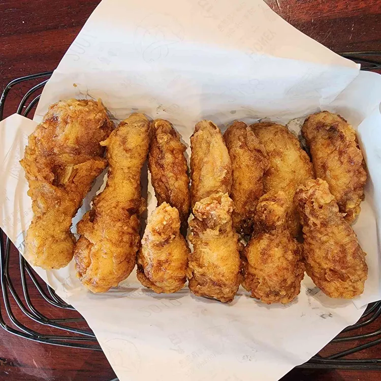 교촌치킨 신용산역점 - 신용산역 치킨 맛집 | 다이닝코드, 빅데이터 맛집검색