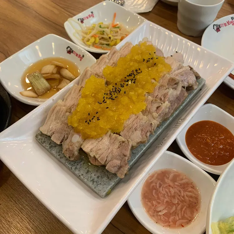 돈통마늘보쌈 대표 사진
