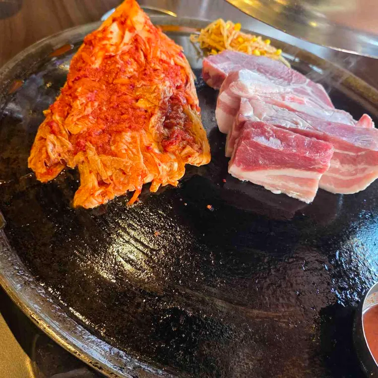 동두천솥뚜껑삼겹살 사진 1