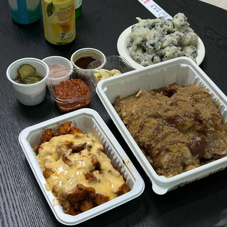 신촌족발보쌈 대표 사진