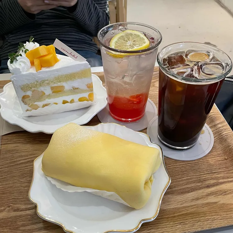 성수의 과일 케이크 맛집 크림라벨 - AI 딩코의 맛집 공략
