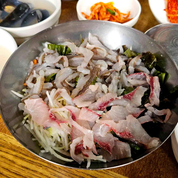 용산 회 식당 대표 사진