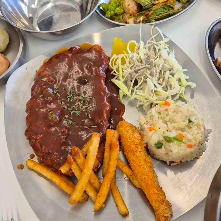 모퉁이돌 막국수 사진 2