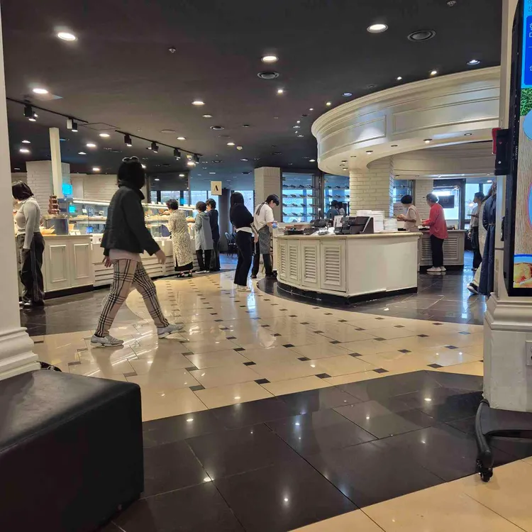 애슐리 대표 사진