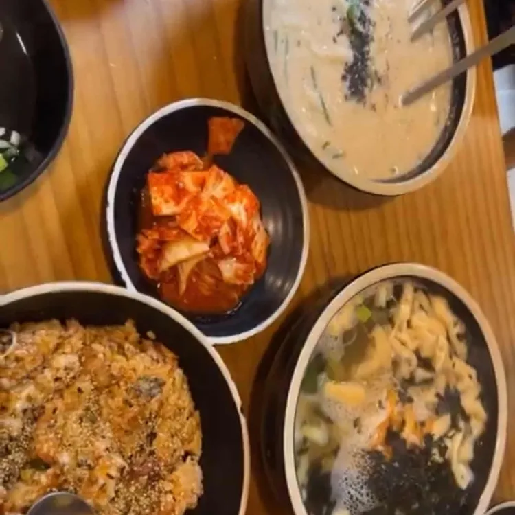 뜨락에 대표 사진