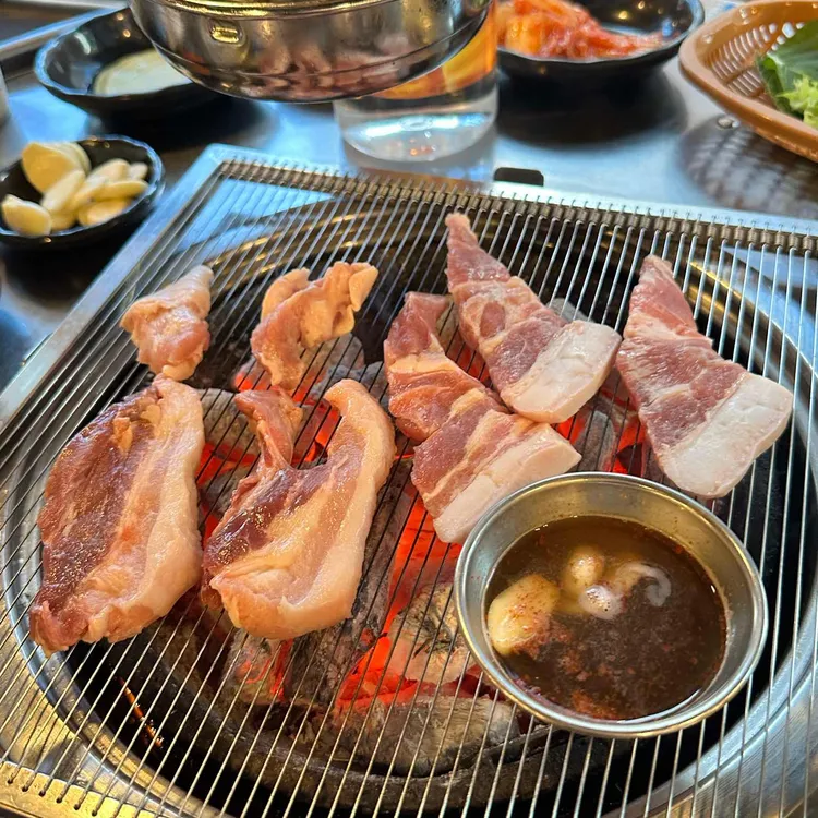 빼돌린뒷고기 대표 사진