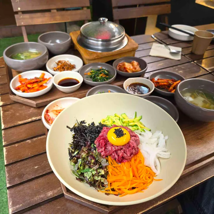 더기와 대표 사진