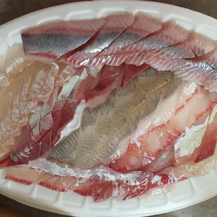 강릉 중앙시장 횟집 파란간판집 대표 사진