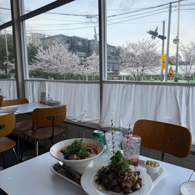 수풀사이 대표 사진
