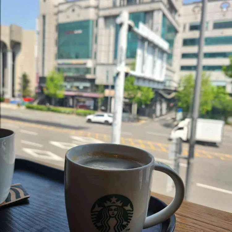 스타벅스 DT 대표 사진
