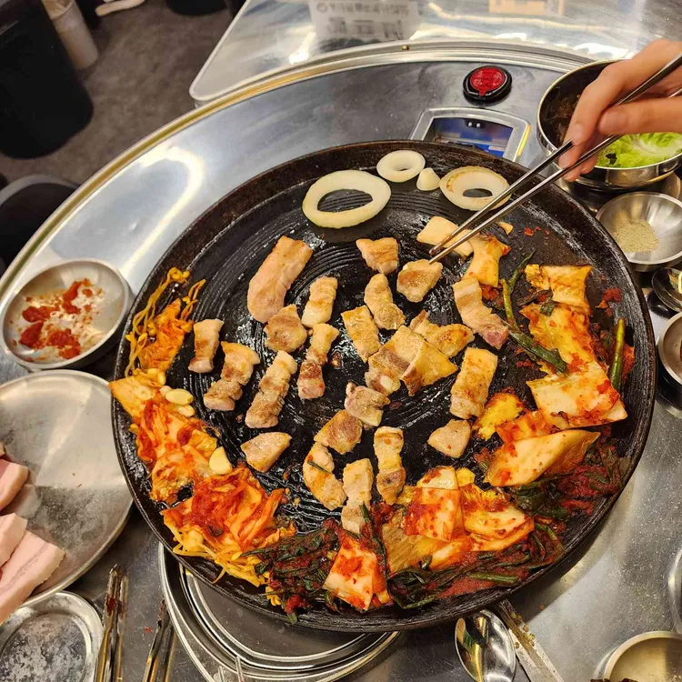 올바른솥뚜껑삼겹살 사진 1