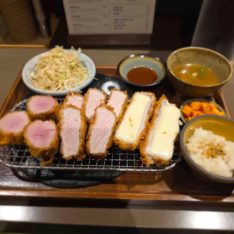 윤돈 대표 사진