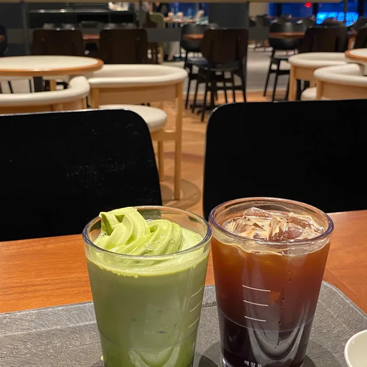 폴 바셋 대표 사진