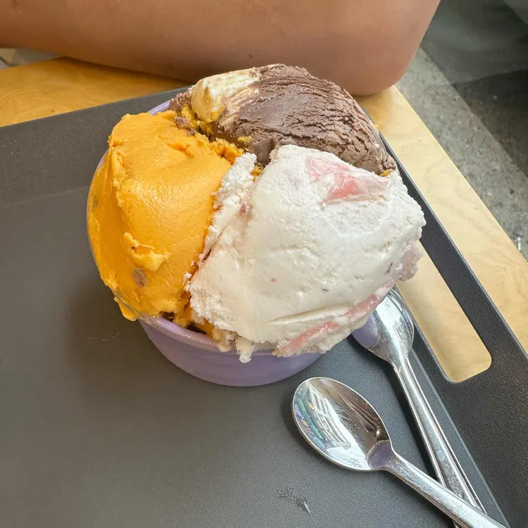 배스킨라빈스 대표 사진