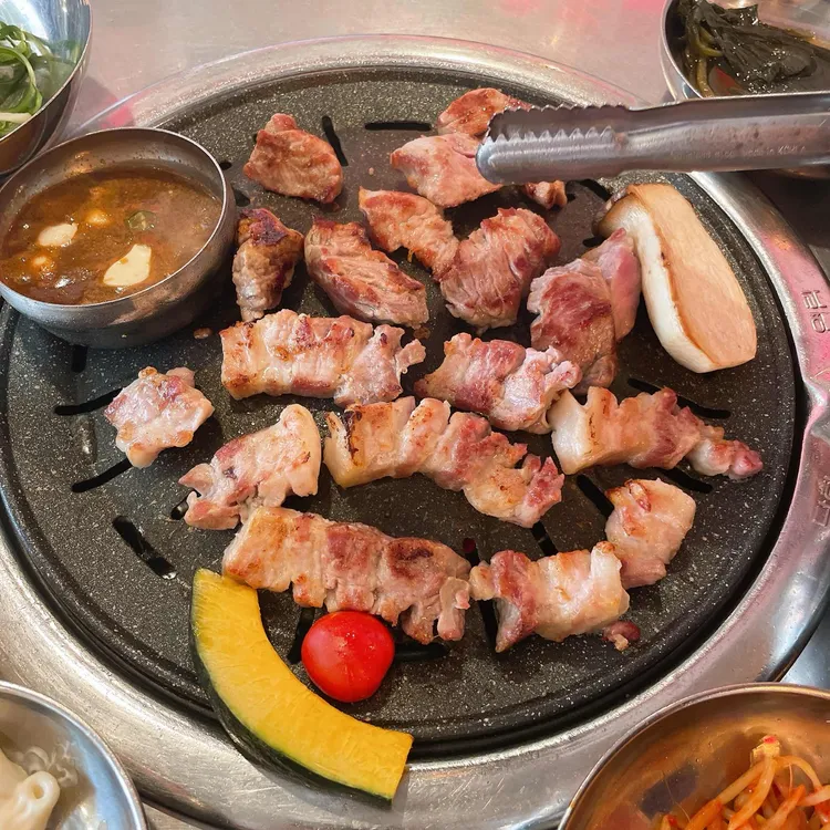신촌고기창고 대표 사진
