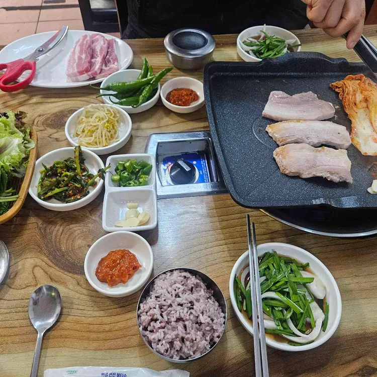 황금복돼지 대표 사진
