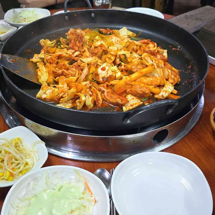 큰집춘천닭갈비 대표 사진