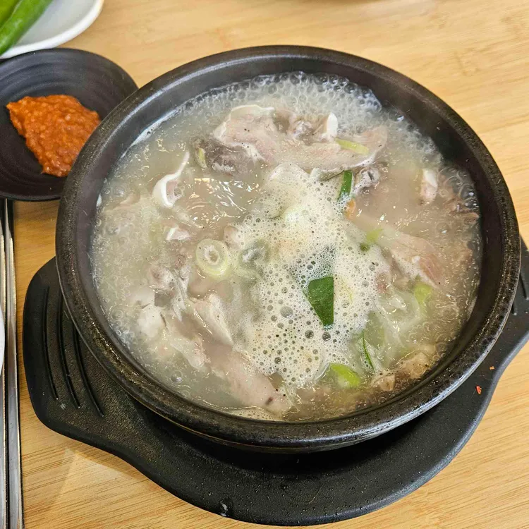 무너미순대국 대표 사진