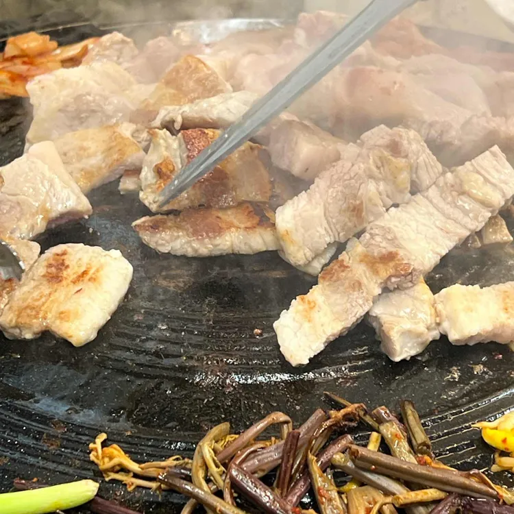 김윤식의 착한국수 & 솥뚜껑삼겹살 대표 사진