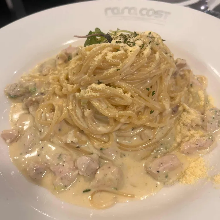 라라코스트 대표 사진