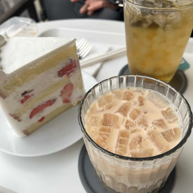 머씨커피 합정점 - 합정 카페, 에끌레어 맛집 | 다이닝코드, 빅데이터 맛집검색