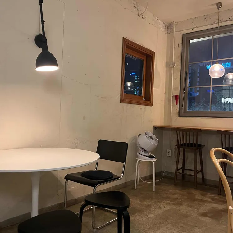 카페 퀜쳐 대표 사진